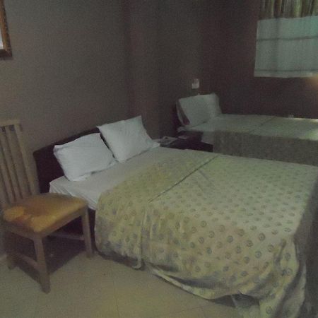 Yegoala Hotel Кумаси Екстериор снимка