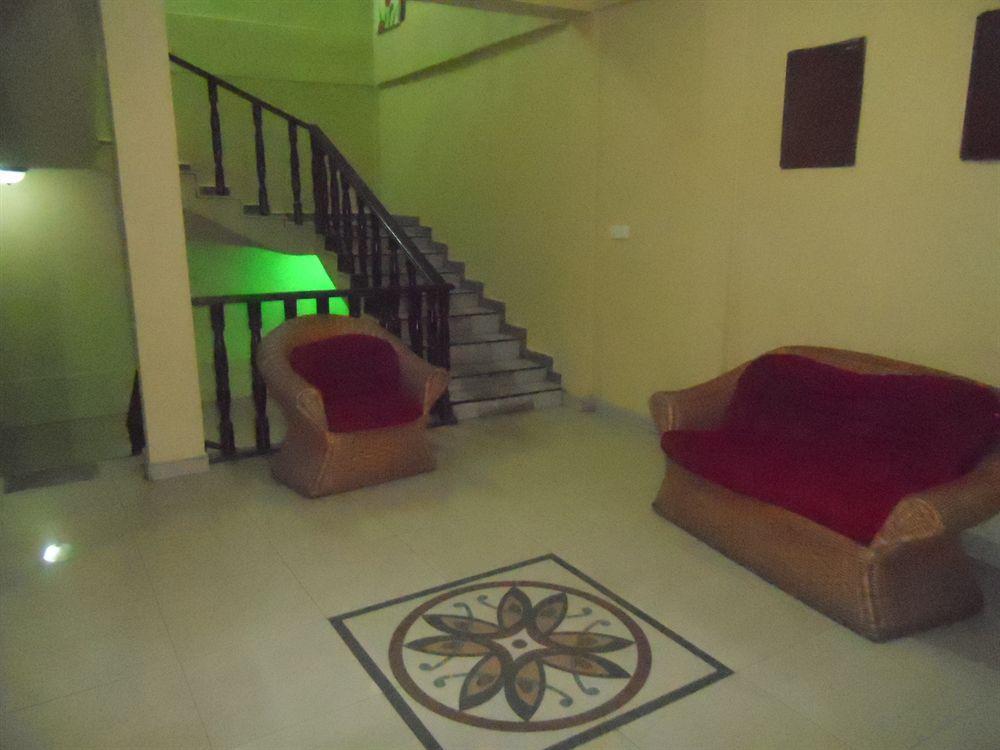 Yegoala Hotel Кумаси Екстериор снимка