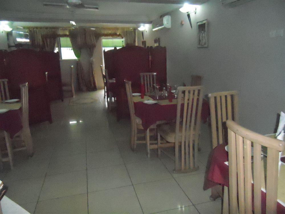 Yegoala Hotel Кумаси Екстериор снимка