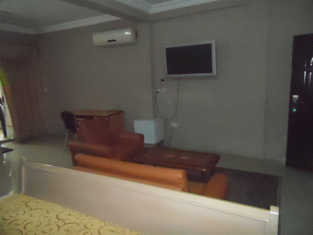 Yegoala Hotel Кумаси Екстериор снимка