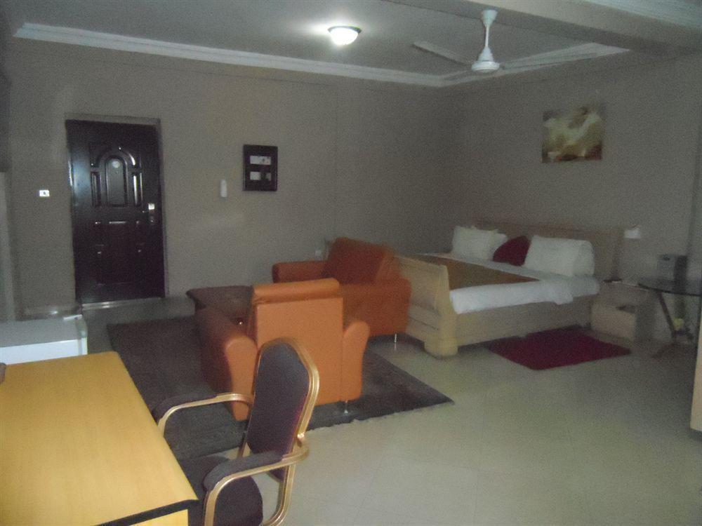 Yegoala Hotel Кумаси Екстериор снимка